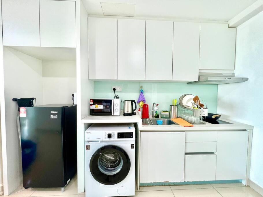 T3 1-10 Pax Trefoil 2Room Setia Alam Cozy Home Wifi Tv Exterior photo